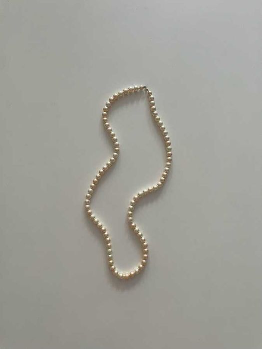 Naszyjnik ze sztucznych pereł