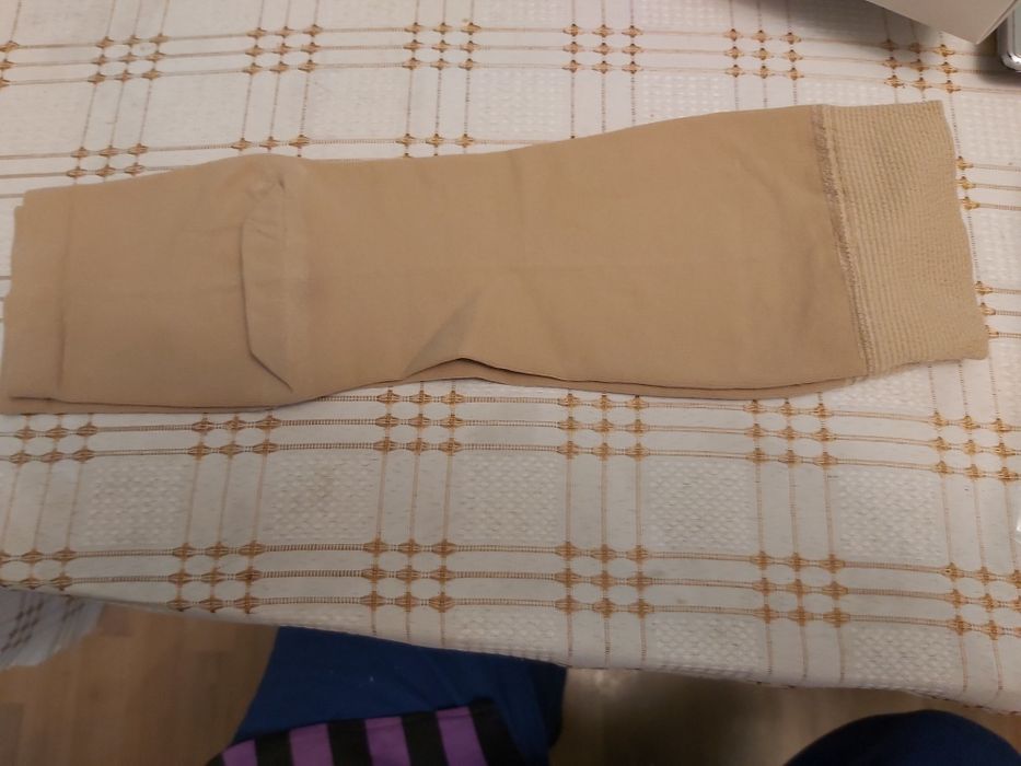 Podkolanówki na żylaki