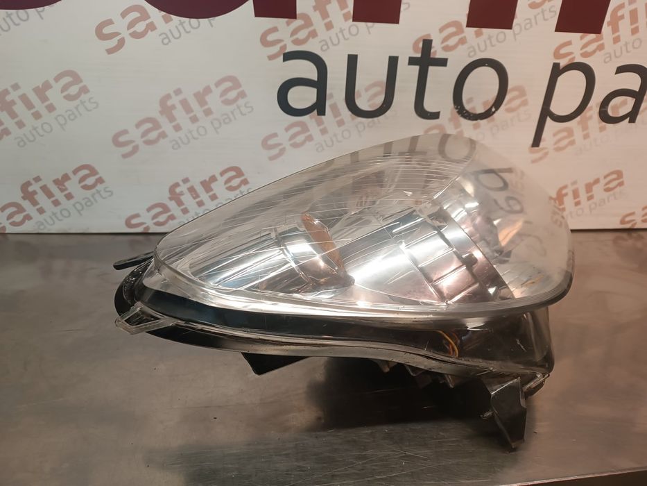 Ótica / Farol Direito OPEL ASTRA H - 084421140R
