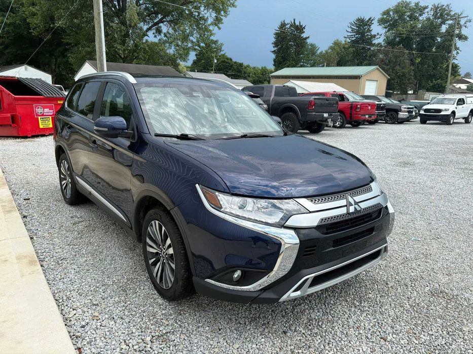 Mitsubishi Outlander      2019