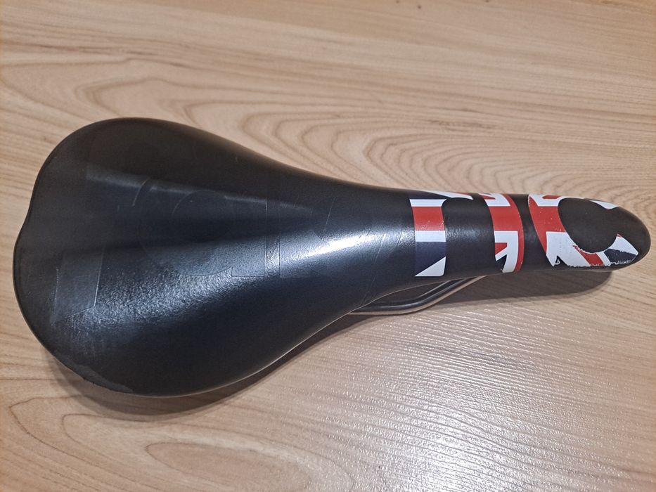 Siodełko rowerowe Fabric Shallow Race