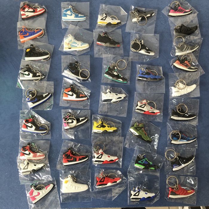 Брелок кросівок nike air jordan 4 1 11 13 adidas ultraboost