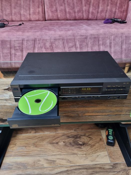 Odtwarzacz CD Siemens RW 730 compact disc player