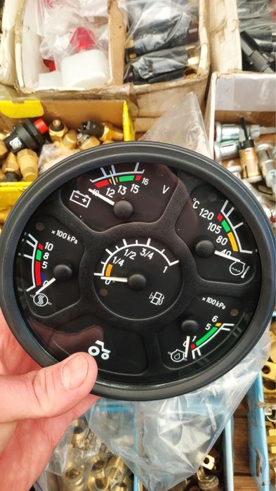 Комбинация приборов АР-70, АР-71