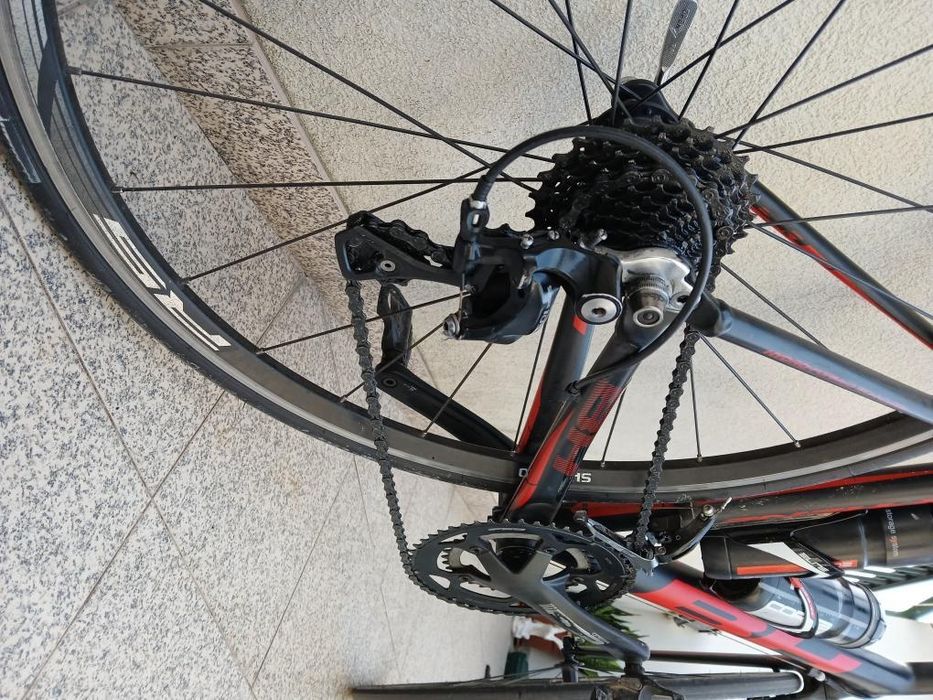 Bicicleta de estrada BH Sphene 105