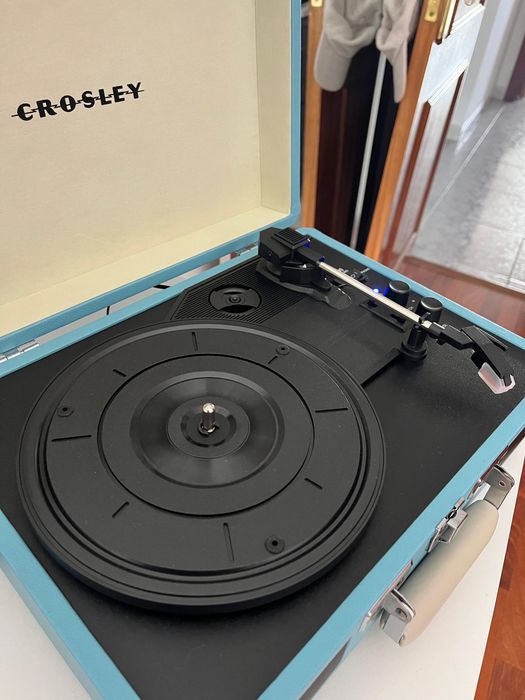 Gira-discos Crosley Cruiser Plus Bluetooth – Como Novo (na Caixa)