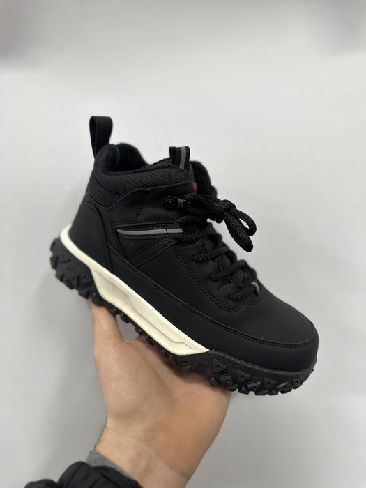 Черевики демі на хлопчика 32-37, чорні ботинки на флісі демосезонні