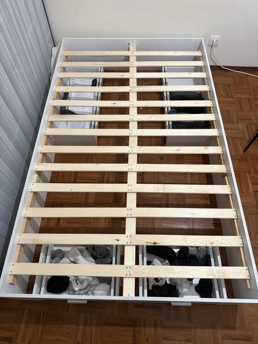 Colchao 190x120cm + Cama com gavetas