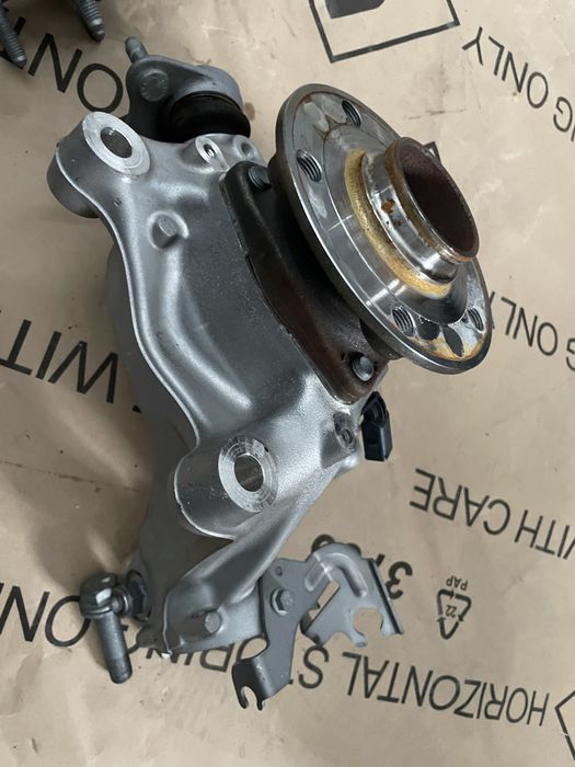 Цапфа Фольксваген ід 4 нова