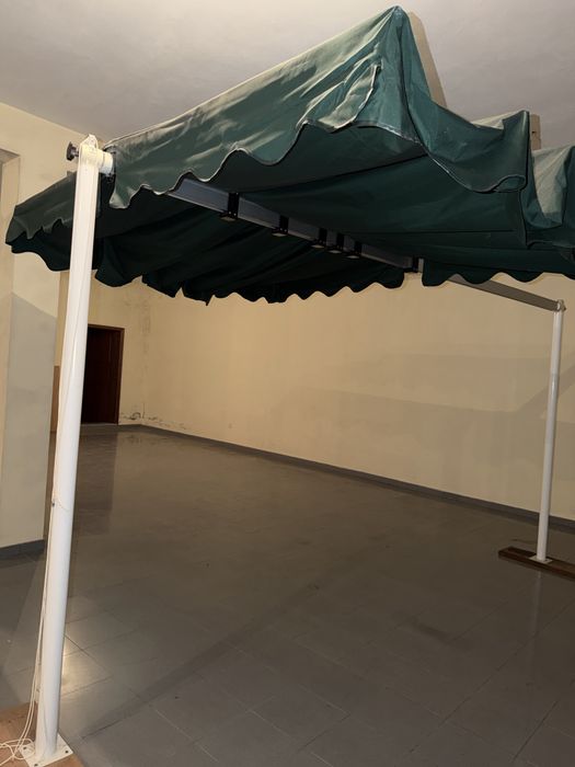 Guarda-sol cantilever