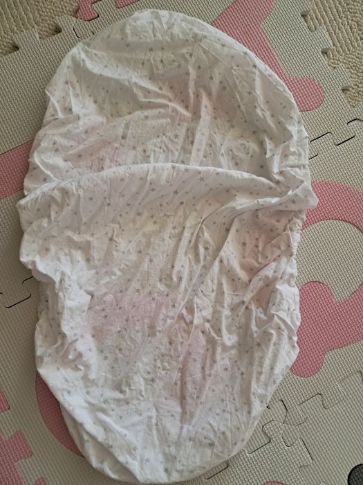 Prześcieradełko na gumce do gondoli / kosza mojżesza/ kolyski/bujaka