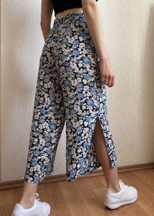 Літні вкорочені брюки з розрізами по сторонах XS