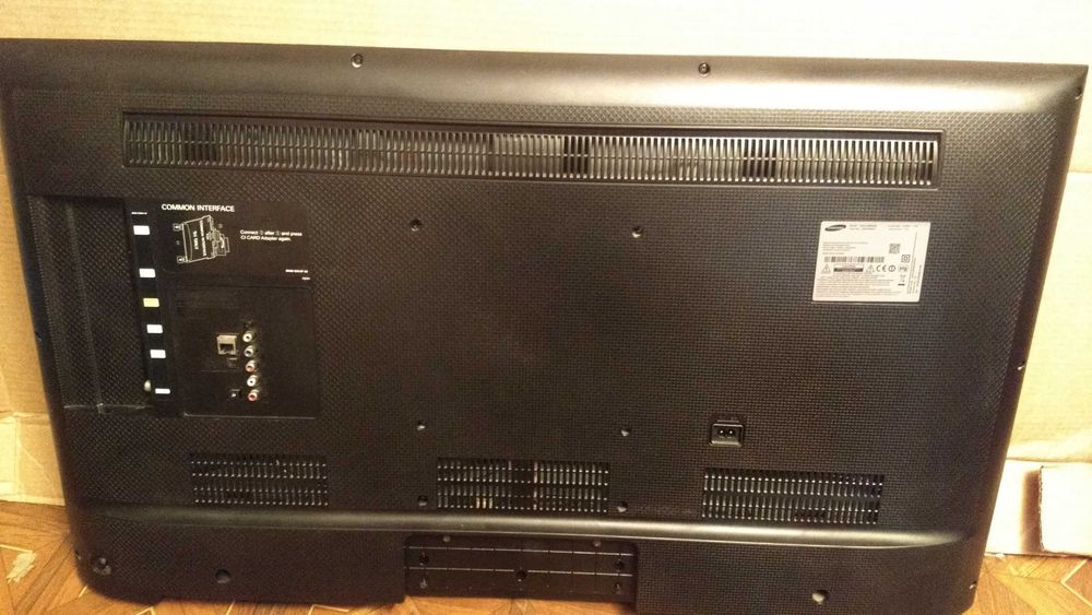 Телевізор Samsung  UE43J5500 UE40KU6000 розбитий запчастини