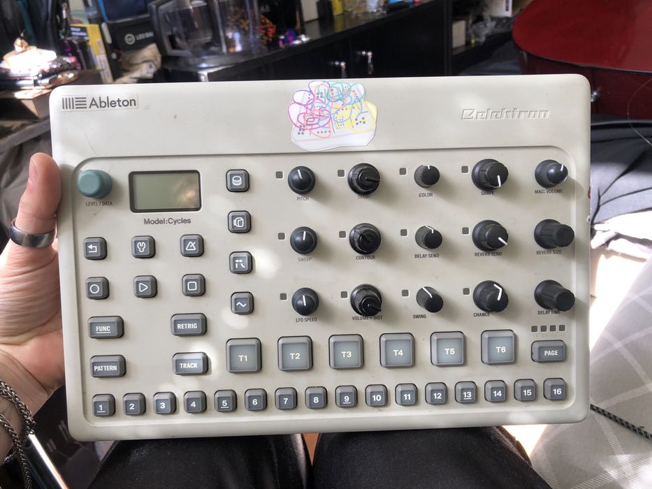 Elektron Model:Cycles | Syntezator FM /\Groovebox