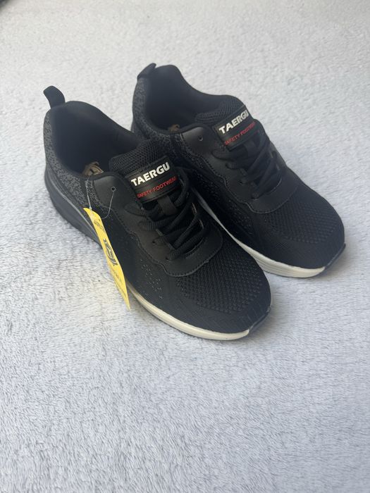 Nowe buty techniczne stalowe czubki 41 sneakersy