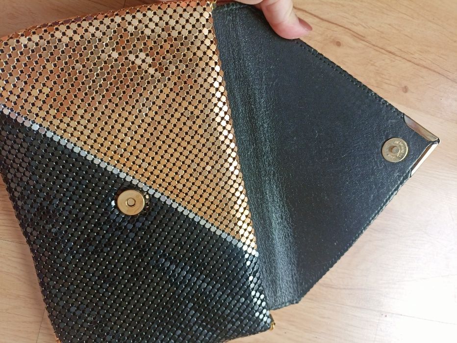 Kopertówka w cekiny błyszcząca, kolory czarny srebrny i złoty