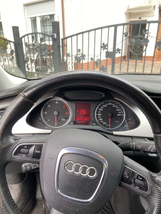 Audi A4 B8.
