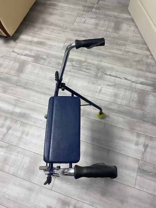 Ходунки для пересування людей з внвалідністю