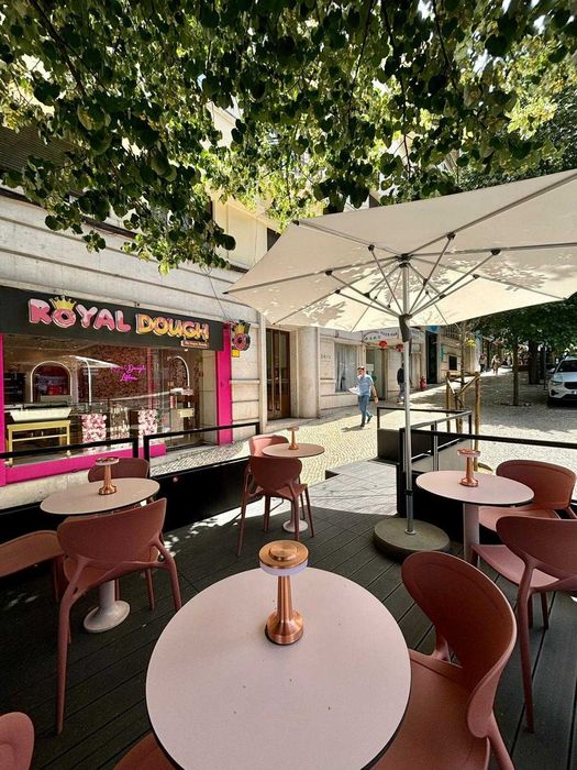 Esplanada Externa de Alta Qualidade — com Vaso Floreiras (Completa)