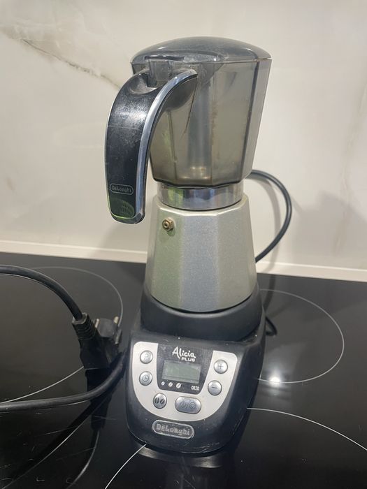 Кавоварка гейзерна Delonghi Alicia