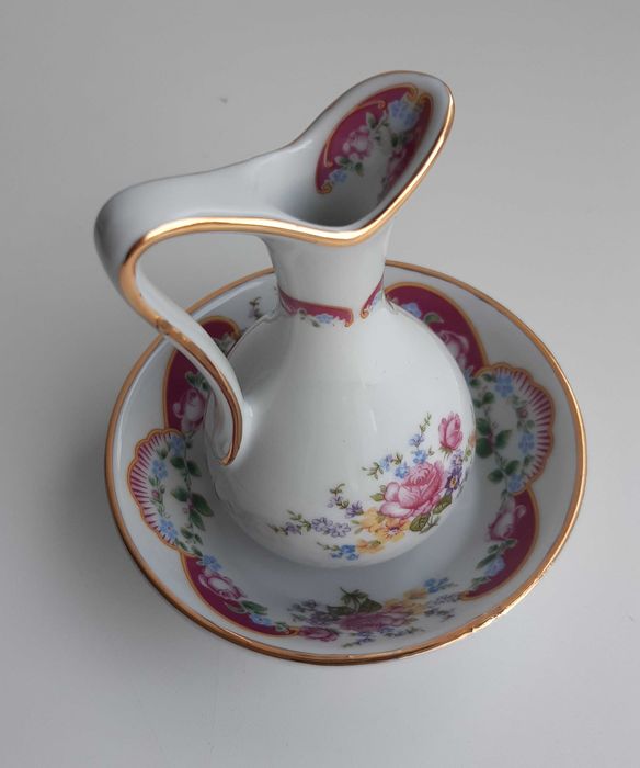 Jarro com Base, pequenas dimensões "T. Limoges"