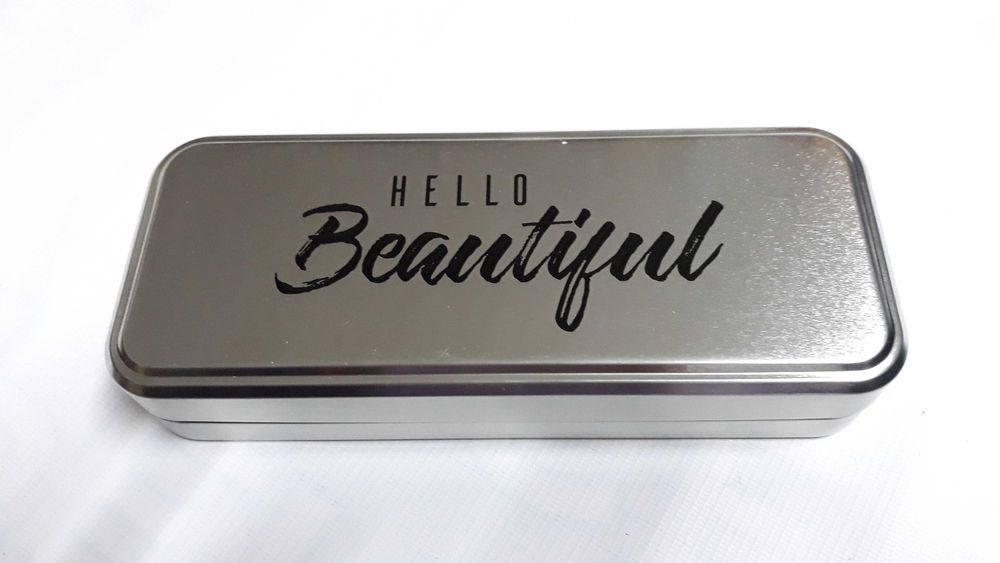 Estojo de Maquilhagem Metálico - Novo