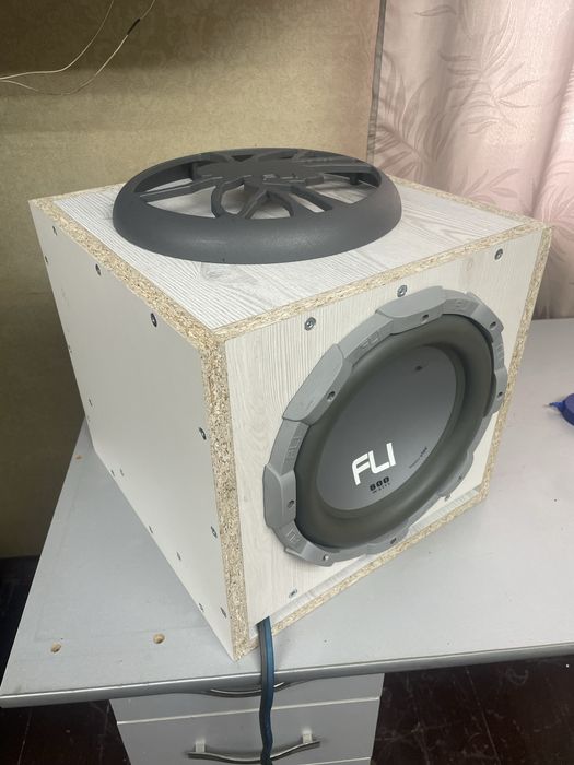 Fli 10 сабвуфер 800 watt + гриль