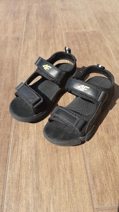 Sandałki chłopięce 4F r.33
