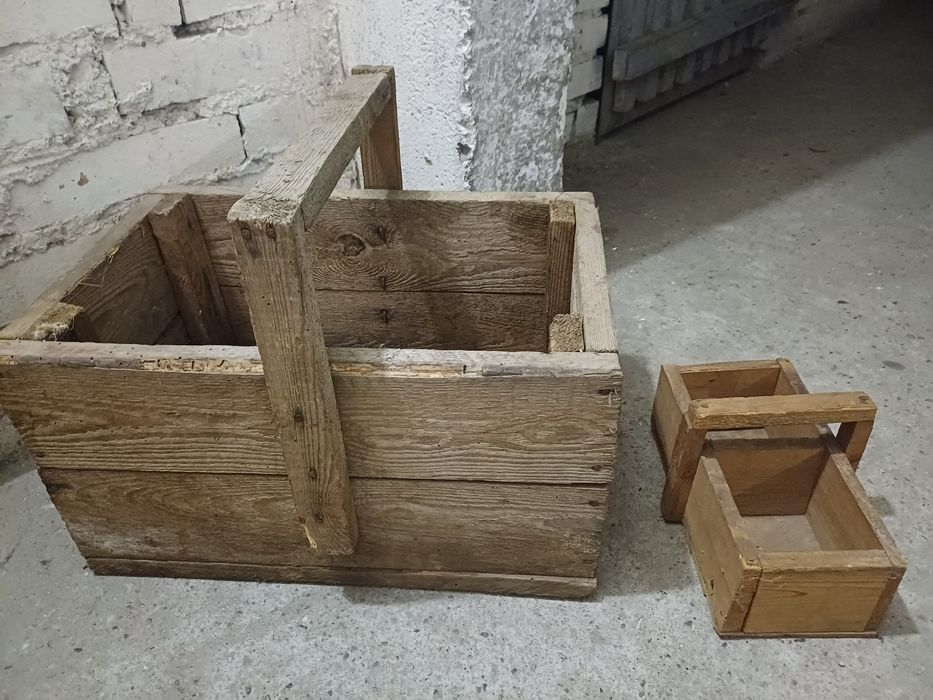 Drewniana skrzynia skrzynka prl staroć