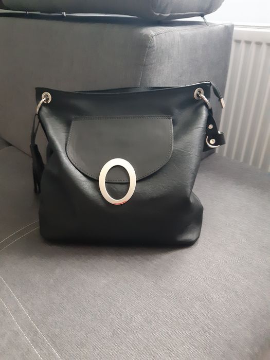 Czarna torebka  Al'e worek.