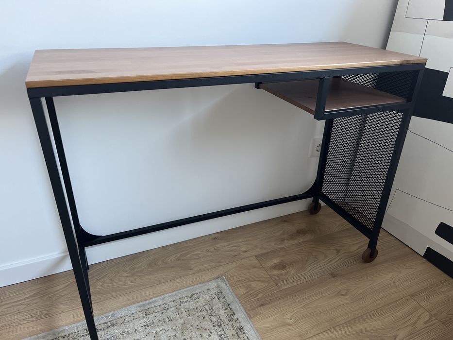 Secretaria pequena (mesa apoio)
