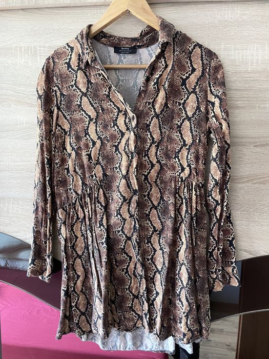 Tunika we wzór węża Bershka rozmiar M
