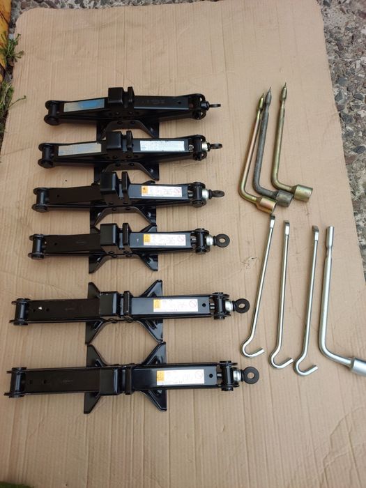 Домкрат Ключ Крюк Mazda 3,6 CX3 CX5 CX7 CX9