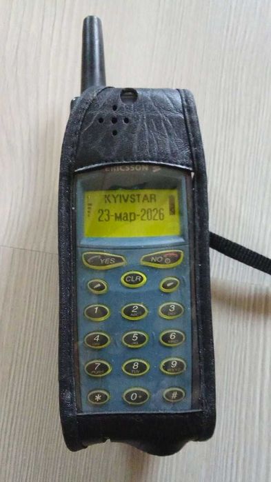 Ericsson A1018s працюючий, шкіряний чохол, рідна зарядка!
