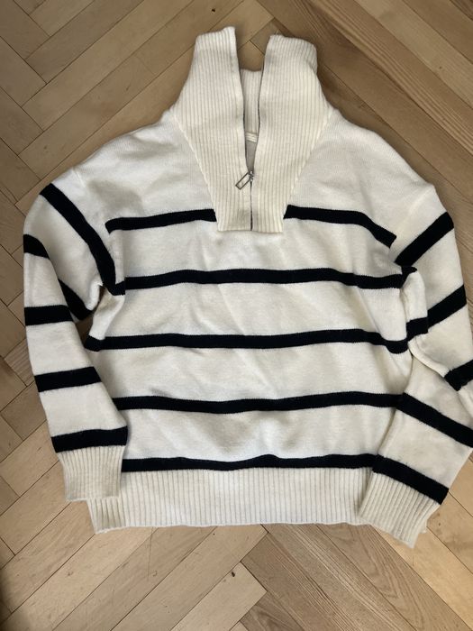 Светрик в смужку