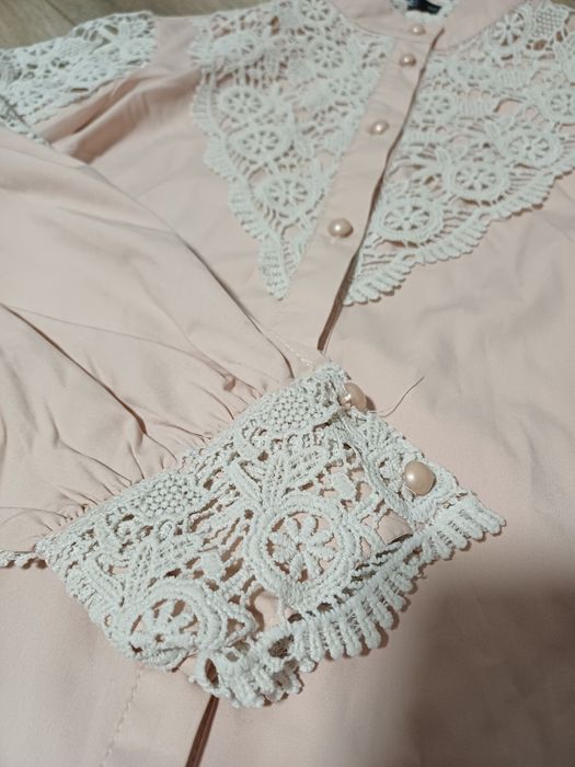 блузка з мереживом