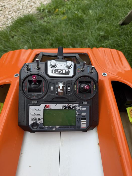 Łódka zanętowa Hybrid Boat Titan XL