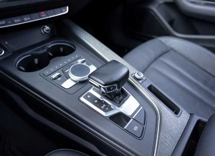 Audi A4 2.0T quattro 2017
