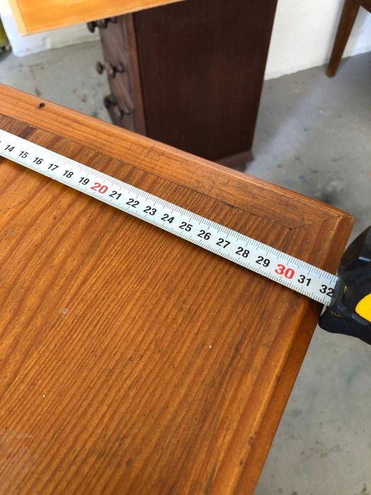 Aparador em madeira massissa em muito bom estado