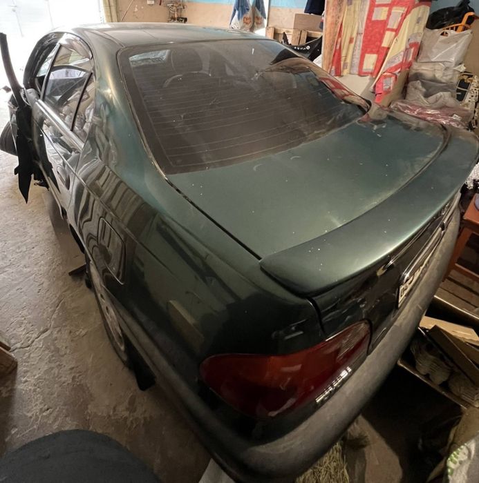 Тойота Avensis 1999