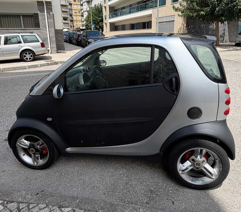 Smart Fortwo a gasolina.