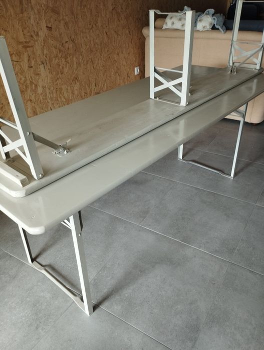 Mesa e 2 bancos dobráveis