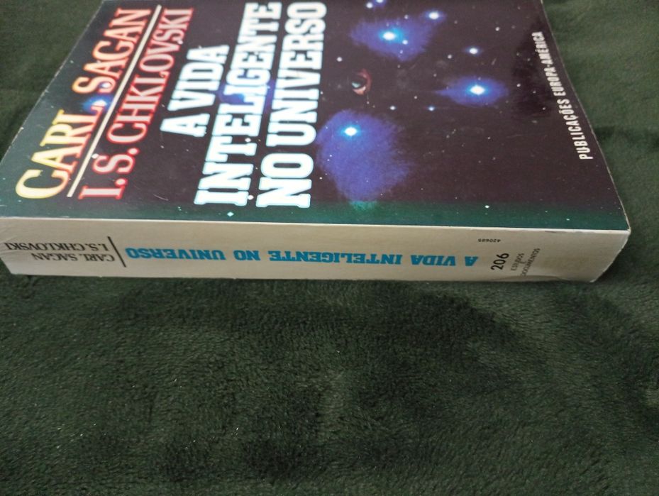 A Vida Inteligente no Universo -Carl Sagan e I.S. Chklovski