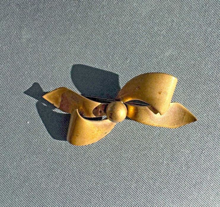 broszka metalowa vintage