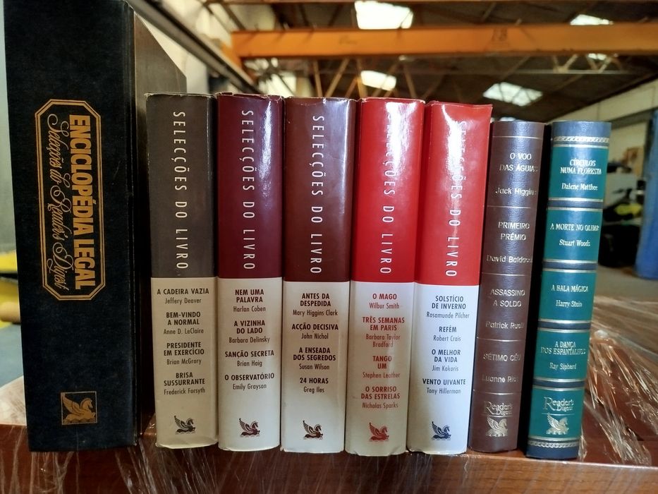 Livros sortidos em ótimo estado