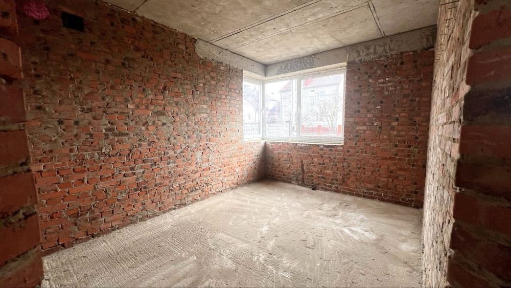 Продається котедж на Щасливому