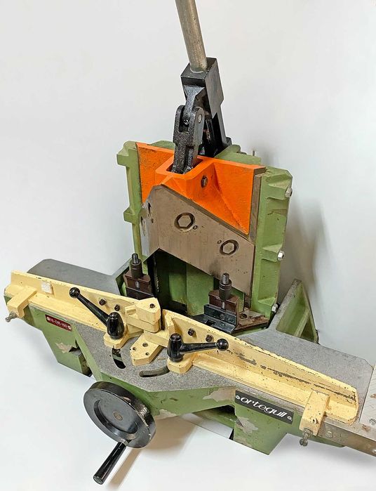 Guilhotina para madeira