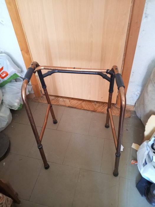 Продам ходунки для взрослых