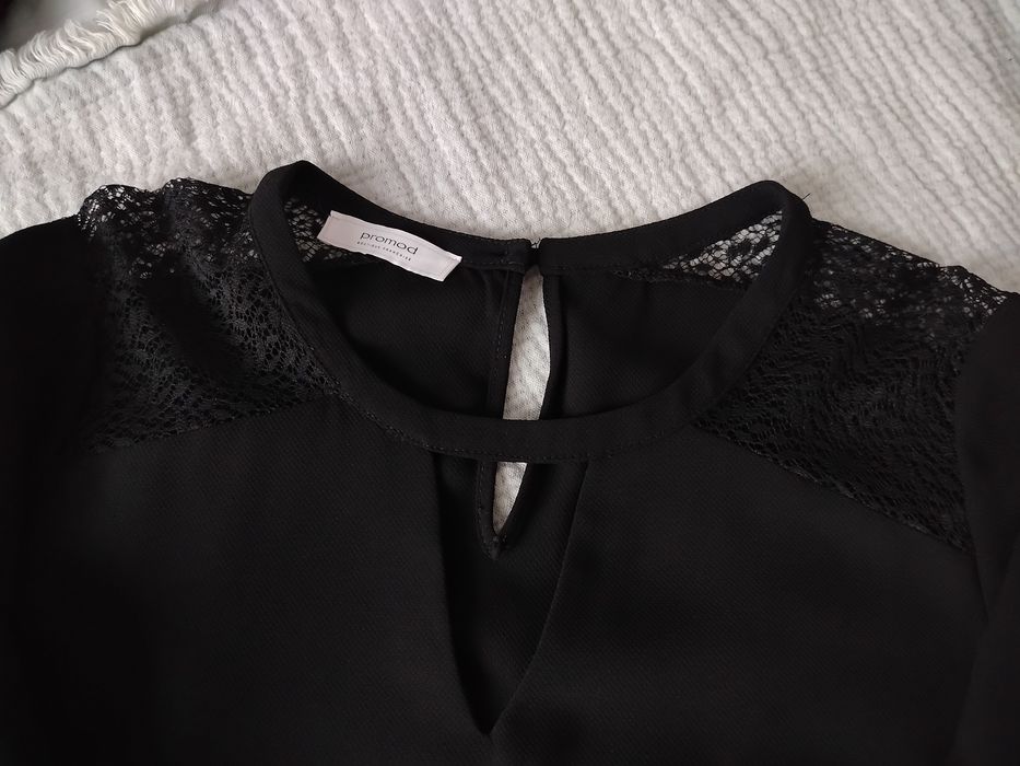 Czarna sukienka z koronkowymi wstawkami rozmiar XL