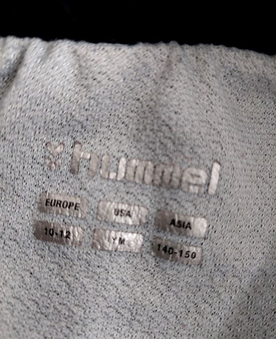 Krótkie spodenki chłopięce Hummel 140
